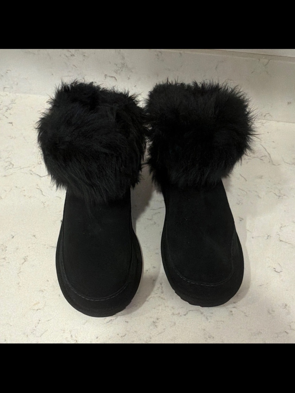 UGG Classic Ultra Mini Chalet Boot Size 5 NWOT